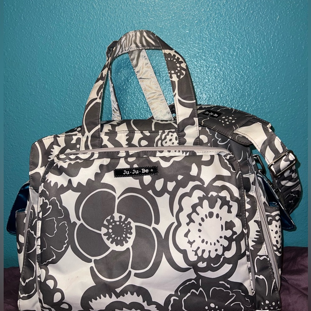 Juju be Be Prepared Frosted Blossoms Diaper Bag. Gorgeous, Excellent Preowned!🚼 - Picture 3 of 12